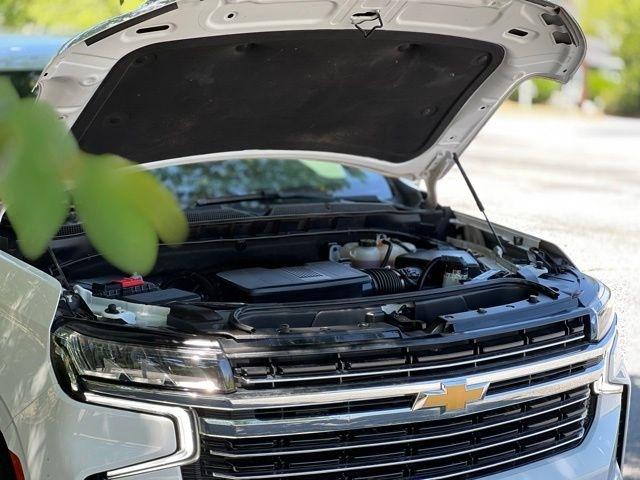 Chevrolet Suburban 4WD 4dr LT 2021