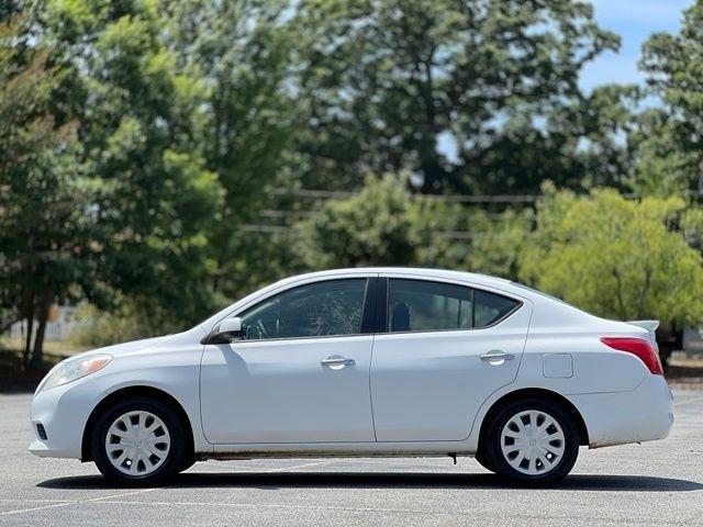 Nissan Versa 4dr Sdn CVT 1.6 SV 2014