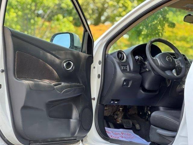 Nissan Versa 4dr Sdn CVT 1.6 SV 2014