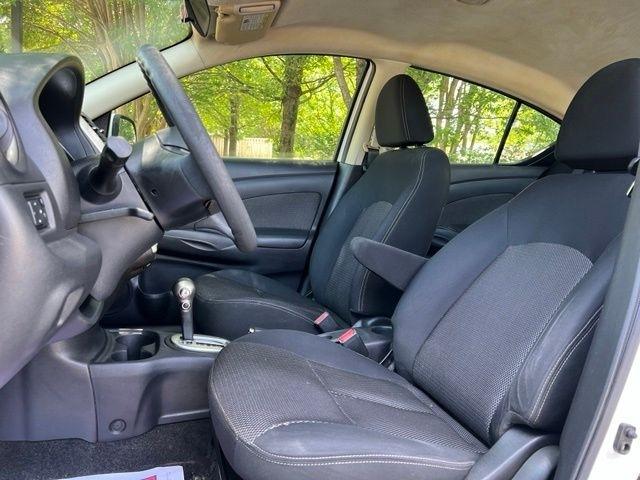 Nissan Versa 4dr Sdn CVT 1.6 SV 2014