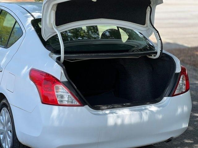 Nissan Versa 4dr Sdn CVT 1.6 SV 2014