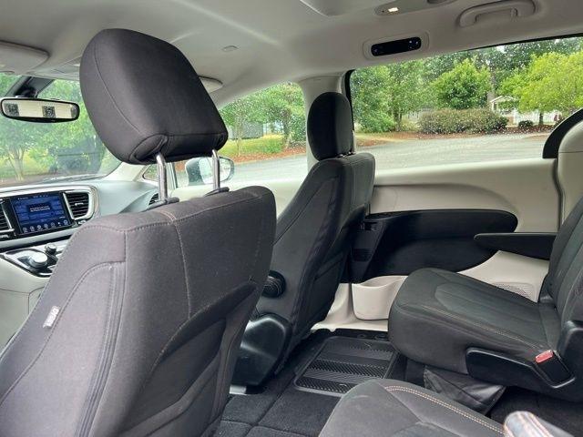 Chrysler Pacifica Touring FWD 2017