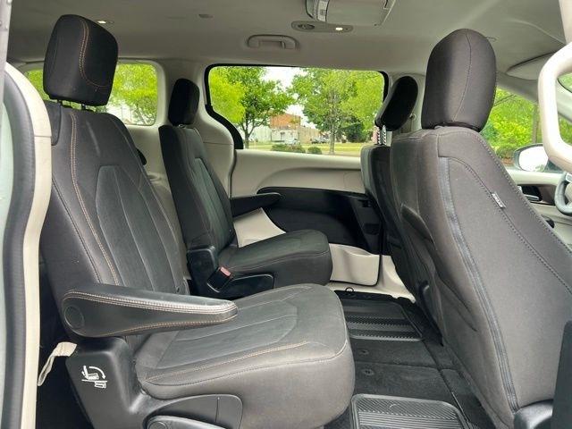 Chrysler Pacifica Touring FWD 2017