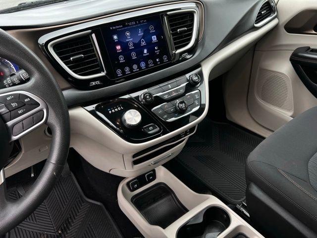 Chrysler Pacifica Touring FWD 2017
