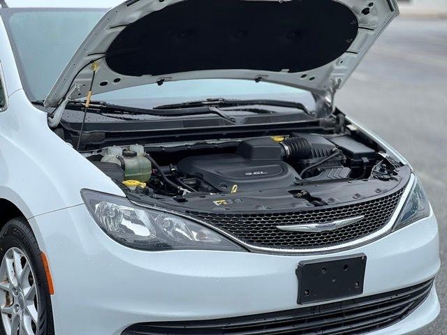 Chrysler Pacifica Touring FWD 2017
