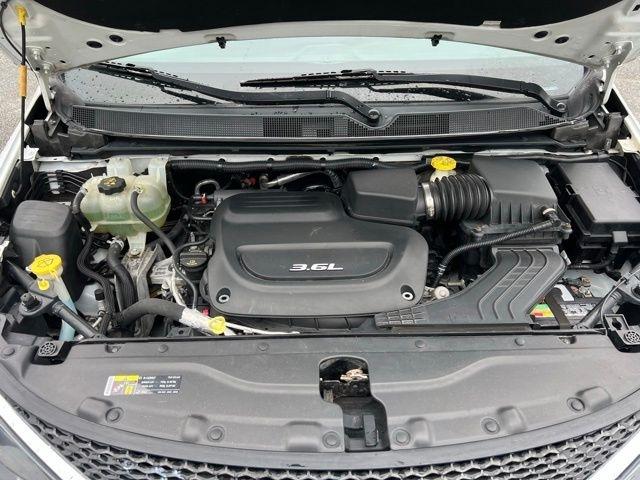 Chrysler Pacifica Touring FWD 2017