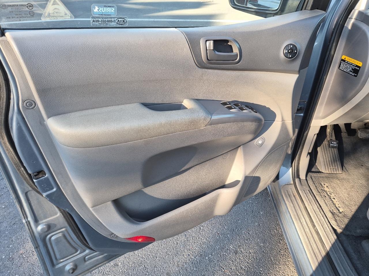 Kia Sedona EX LWB 2009