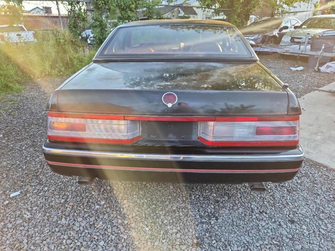 Cadillac Allante Base 1991