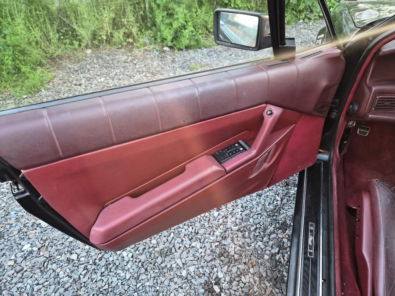 Cadillac Allante Base 1991
