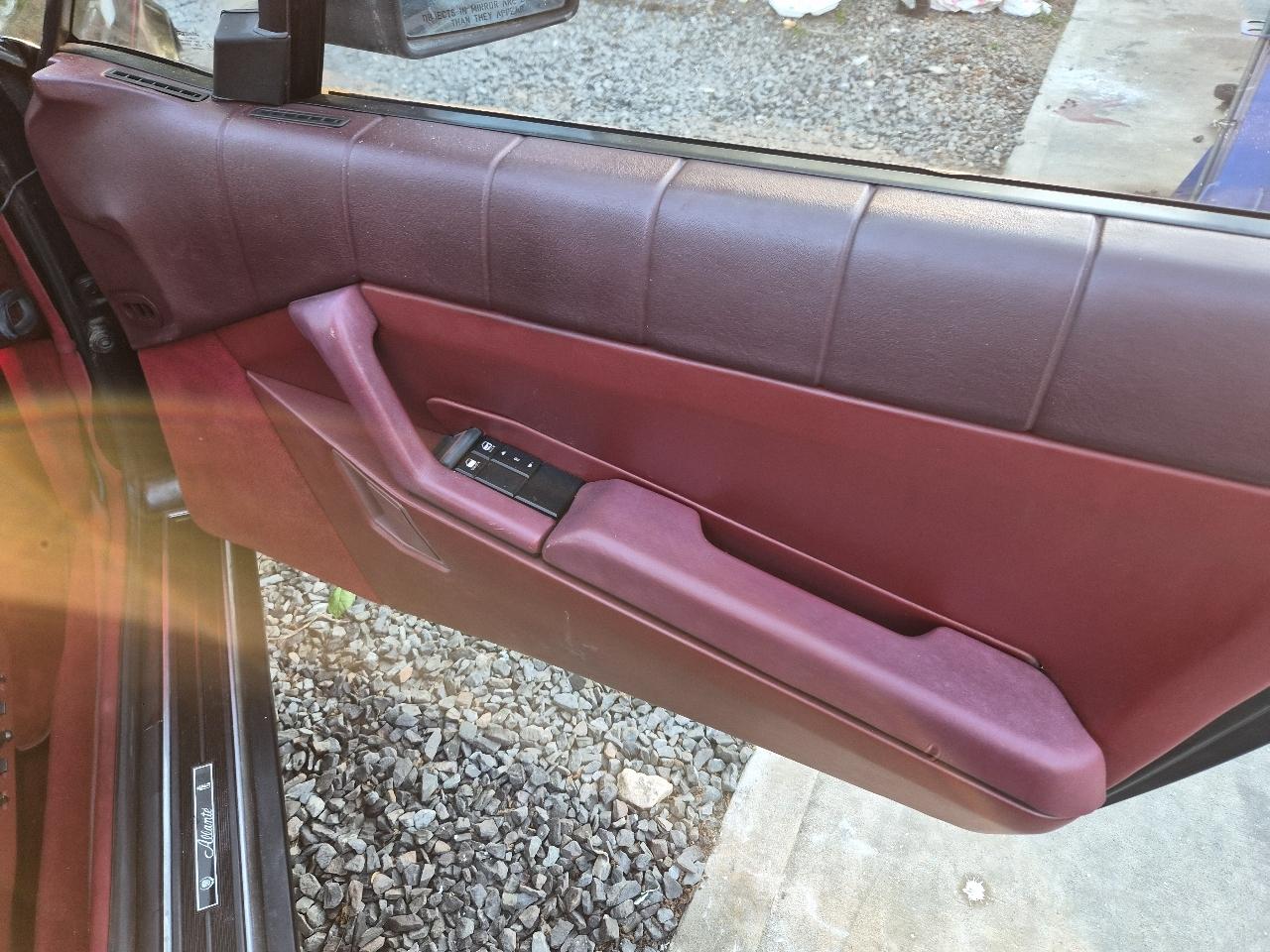 Cadillac Allante Base 1991