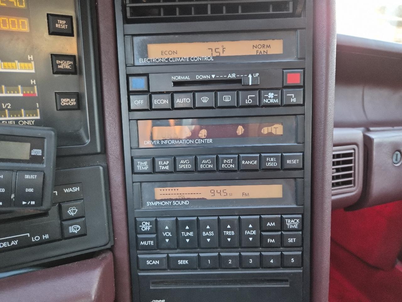 Cadillac Allante Base 1991