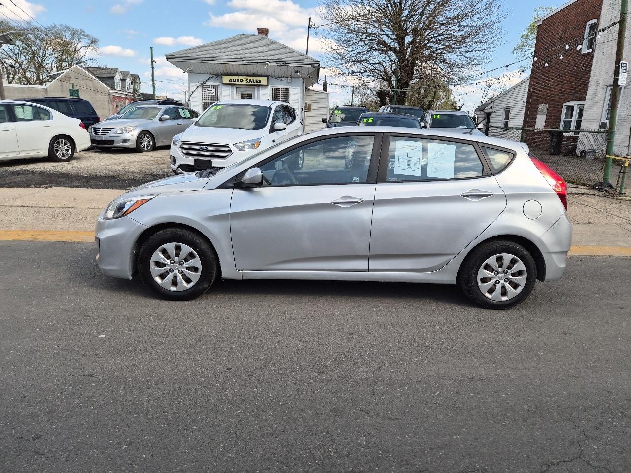 Hyundai Accent SE 5-Door 6A 2017
