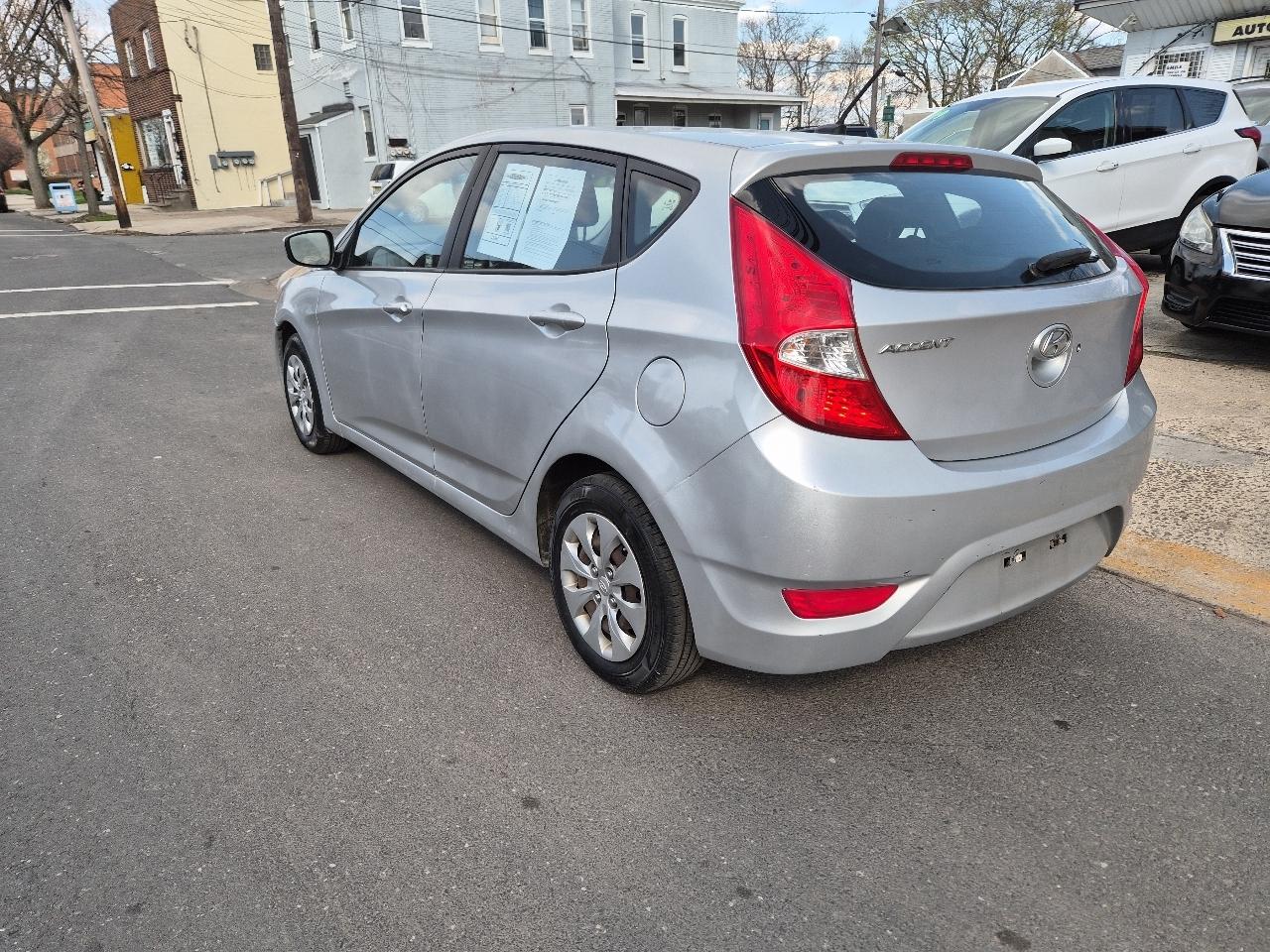 Hyundai Accent SE 5-Door 6A 2017