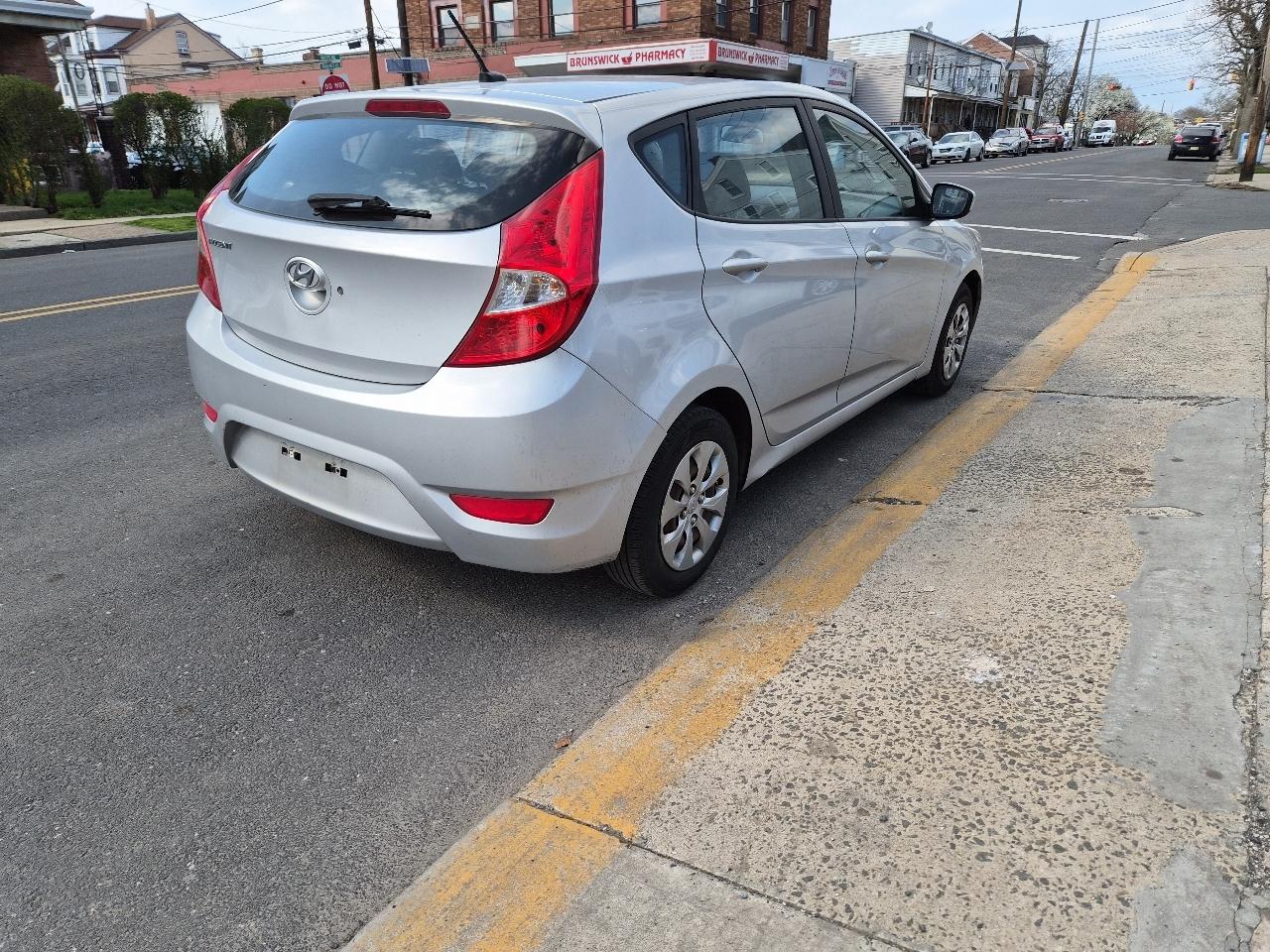 Hyundai Accent SE 5-Door 6A 2017