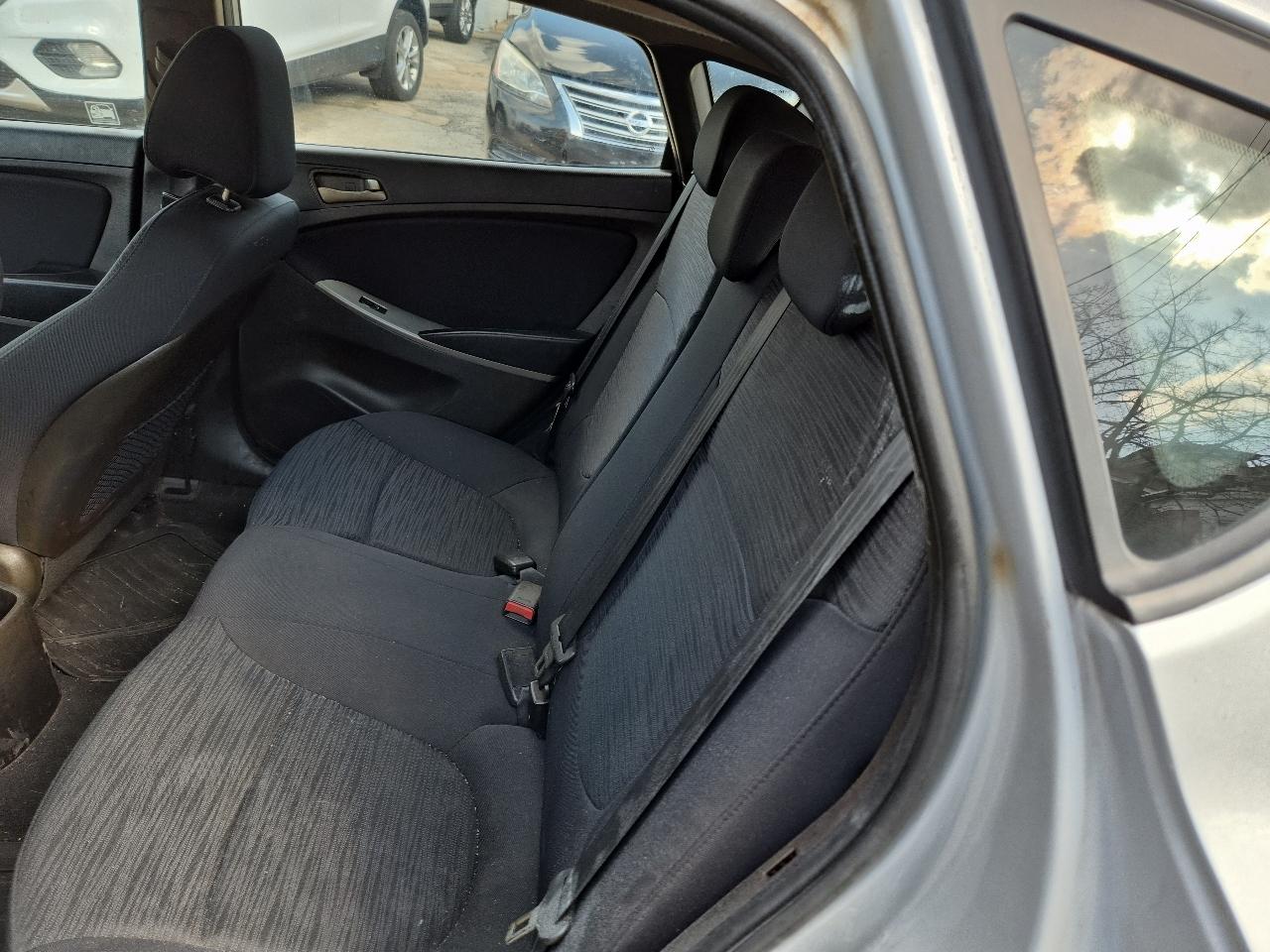 Hyundai Accent SE 5-Door 6A 2017