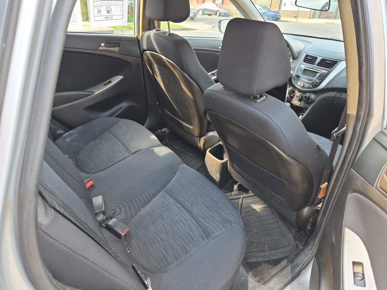 Hyundai Accent SE 5-Door 6A 2017