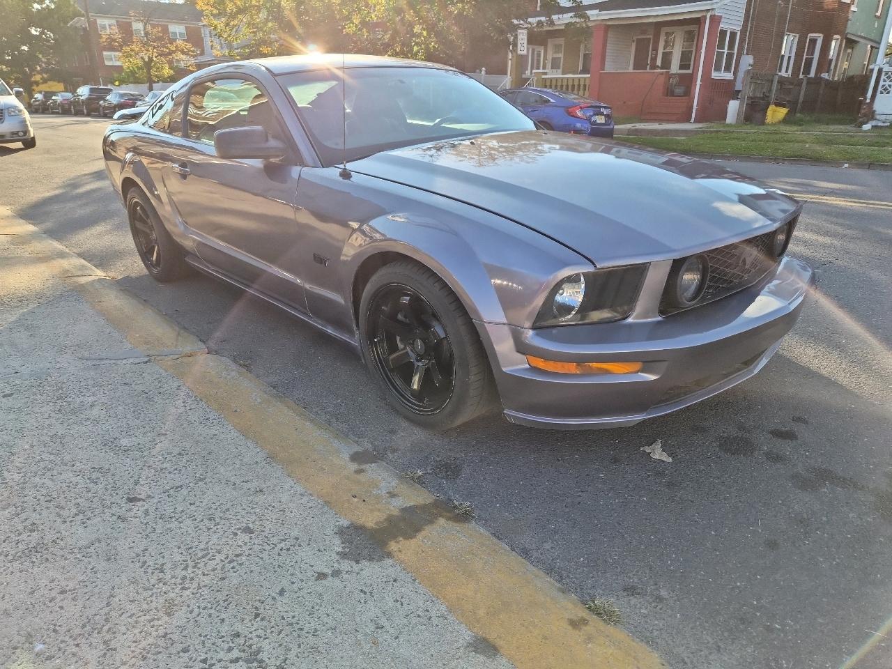 Ford Mustang GT Deluxe Coupe 2006