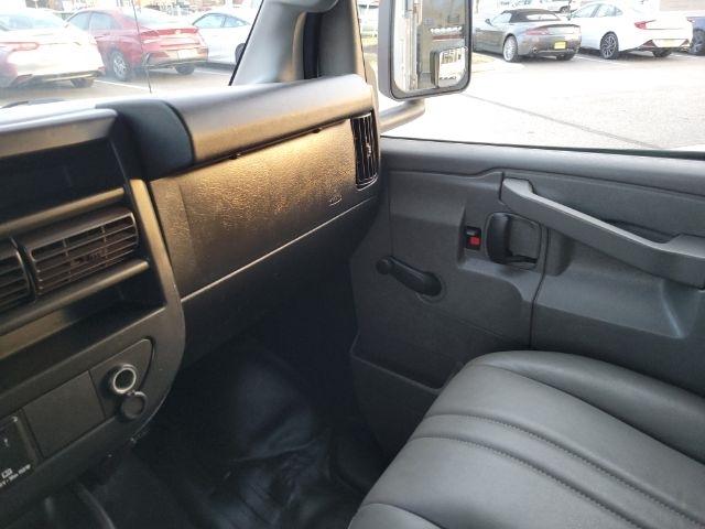 Chevrolet Express Commercial Cutaway 3500 Van 139" 2018