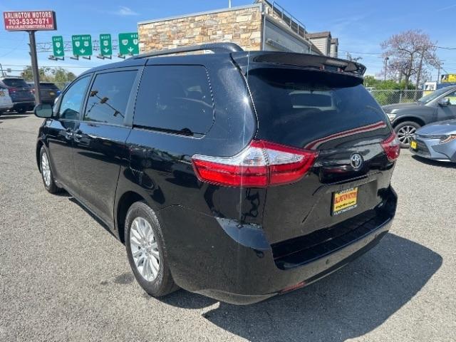 Toyota Sienna XLE Auto Access Seat FWD 7-Passenger (Natl) 2017