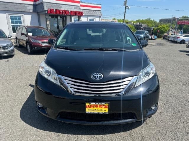 Toyota Sienna XLE Auto Access Seat FWD 7-Passenger (Natl) 2017