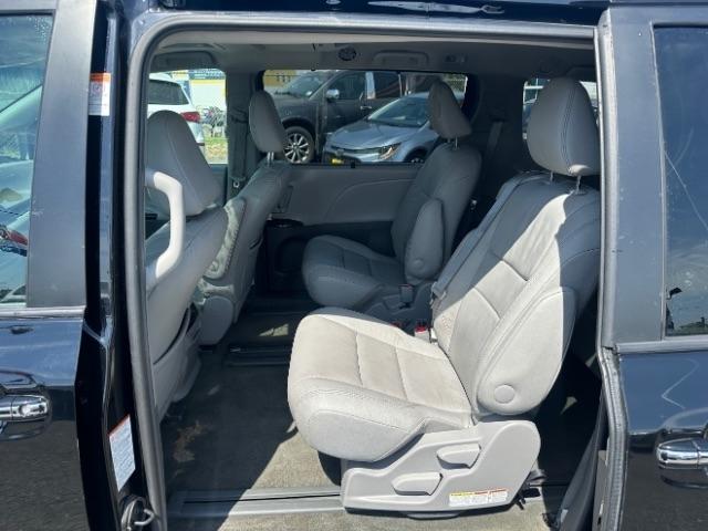Toyota Sienna XLE Auto Access Seat FWD 7-Passenger (Natl) 2017