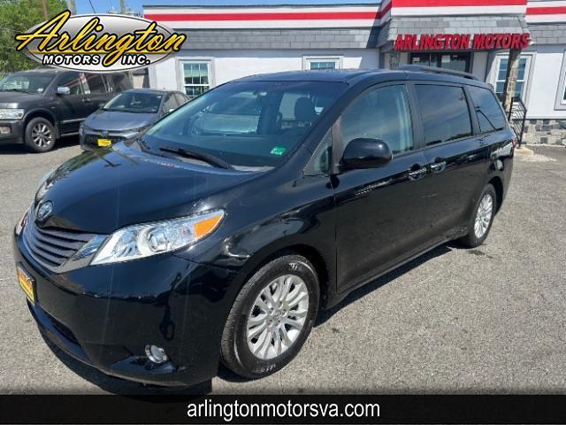 Toyota Sienna XLE Auto Access Seat FWD 7-Passenger (Natl) 2017