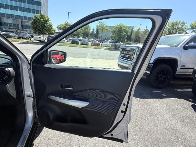 Nissan Kicks SV FWD 2019