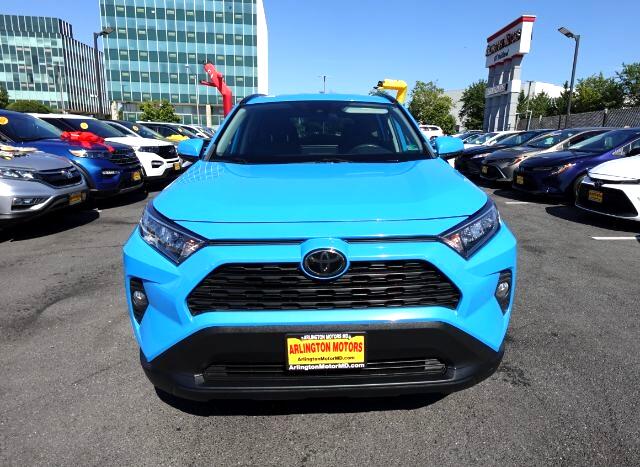 Toyota RAV4 XLE FWD (Natl) 2021