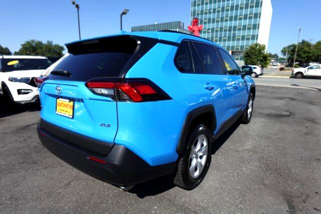 Toyota RAV4 XLE FWD (Natl) 2021