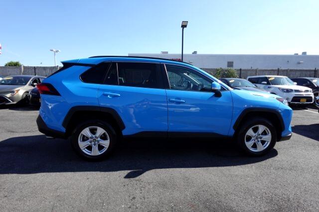 Toyota RAV4 XLE FWD (Natl) 2021