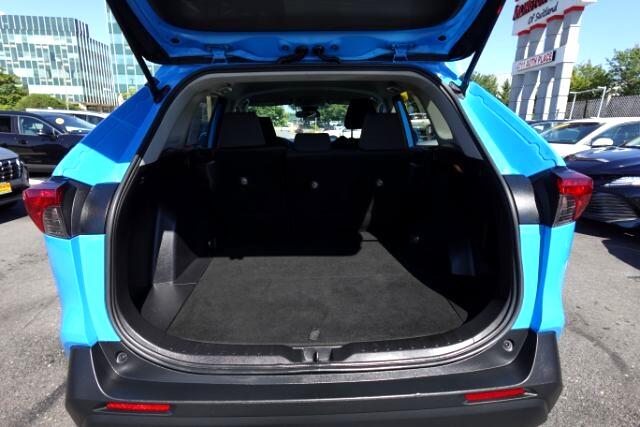 Toyota RAV4 XLE FWD (Natl) 2021