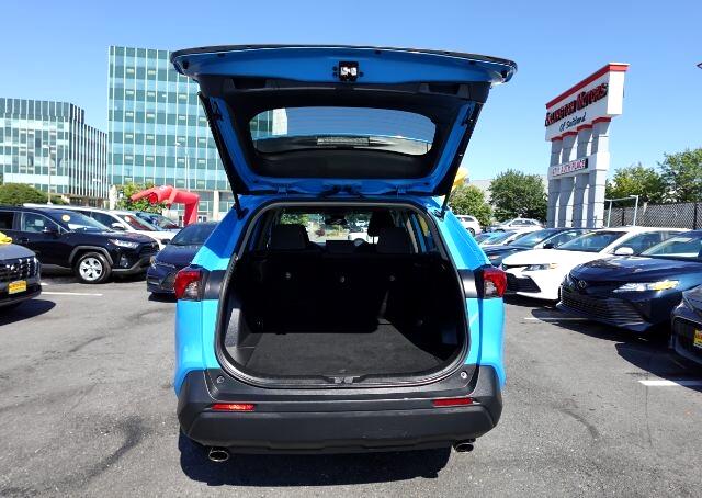 Toyota RAV4 XLE FWD (Natl) 2021