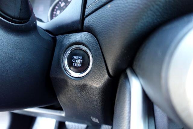 Toyota RAV4 XLE FWD (Natl) 2021