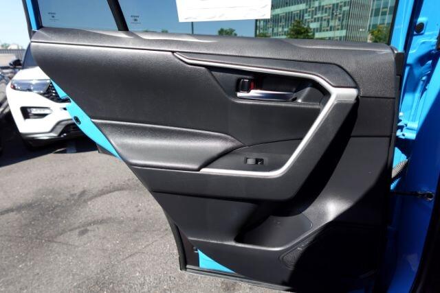 Toyota RAV4 XLE FWD (Natl) 2021