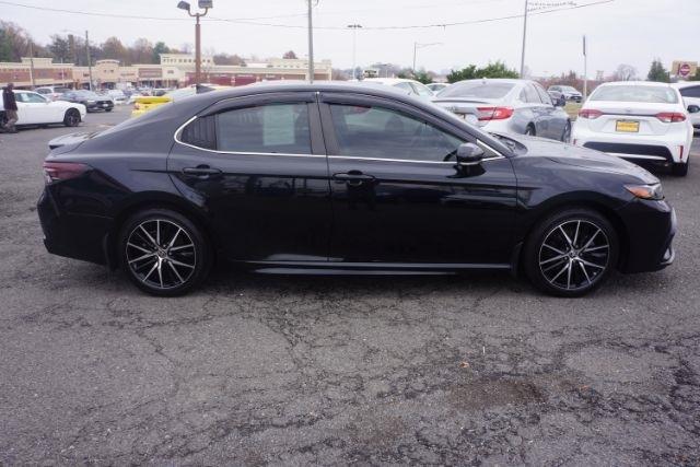 Toyota Camry SE Auto (Natl) 2022