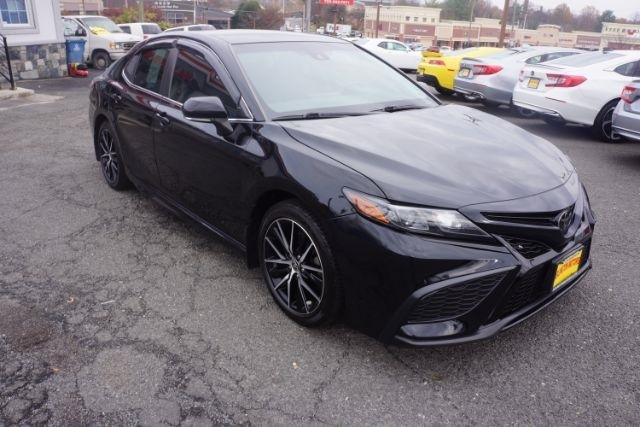 Toyota Camry SE Auto (Natl) 2022