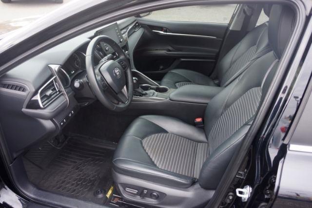 Toyota Camry SE Auto (Natl) 2022