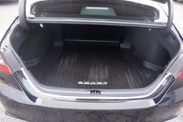 Toyota Camry SE Auto (Natl) 2022