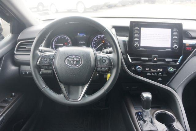 Toyota Camry SE Auto (Natl) 2022