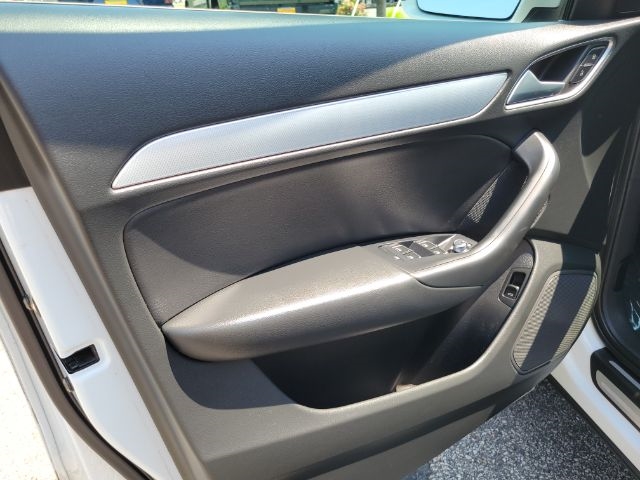 Audi Q3 2.0 TFSI Premium FWD 2018 Audi Q3 2.0 TFSI Premium FWD 2018