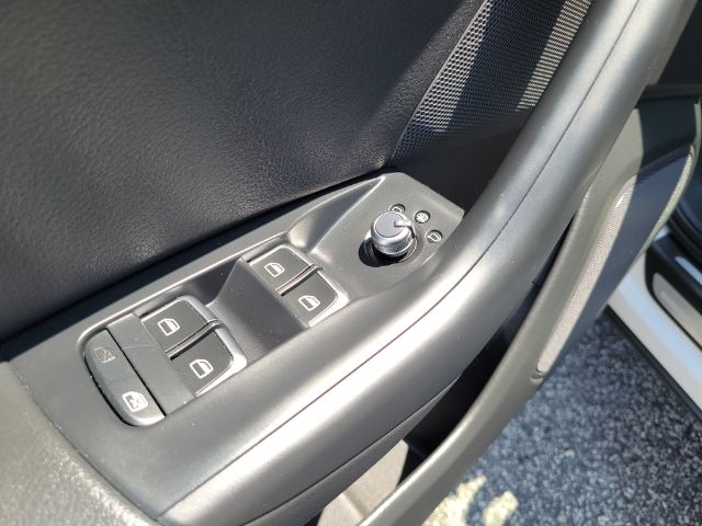 Audi Q3 2.0 TFSI Premium FWD 2018 Audi Q3 2.0 TFSI Premium FWD 2018