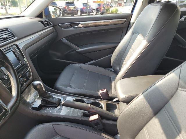 Volkswagen Passat 4dr Sdn 1.8T Auto SE PZEV 2016