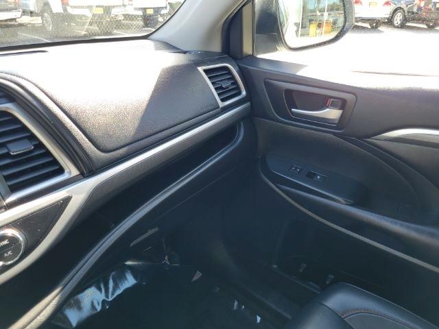 Toyota Highlander XLE V6 AWD (Natl) 2019