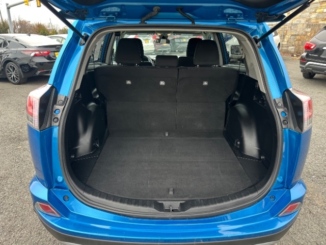 Toyota RAV4 Adventure AWD (Natl) 2018