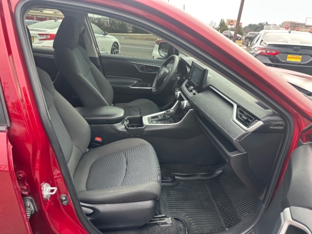 Toyota RAV4 LE AWD (Natl) 2022