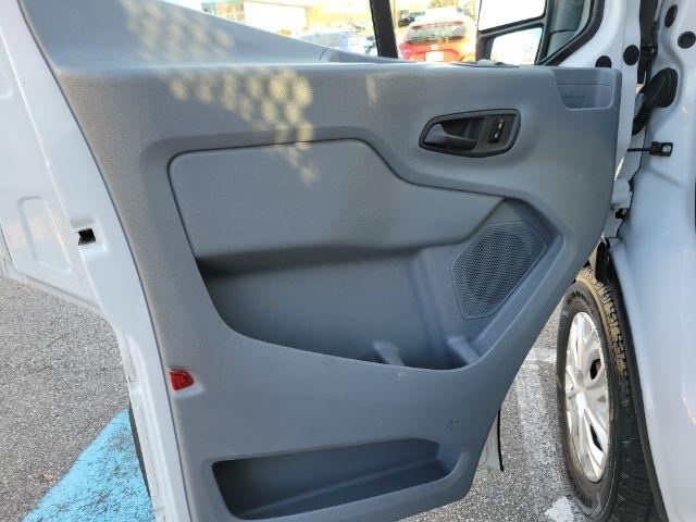 Ford Transit Cargo Van T-250 148" Med Rf 9000 GVWR Sliding RH Dr 2016