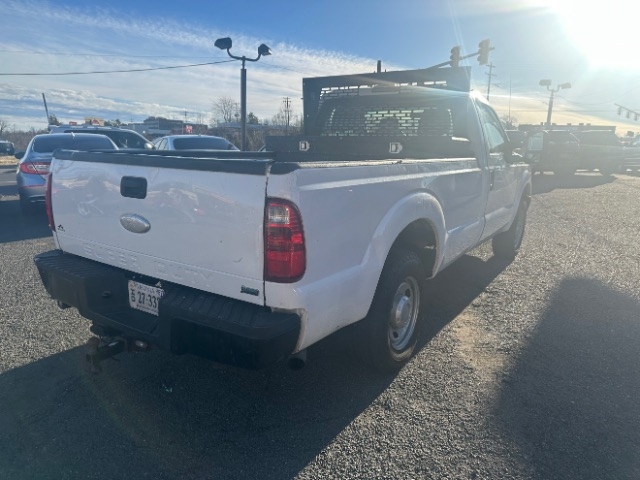 Ford Super Duty F-350 SRW 2WD Reg Cab 137" XLT 2011