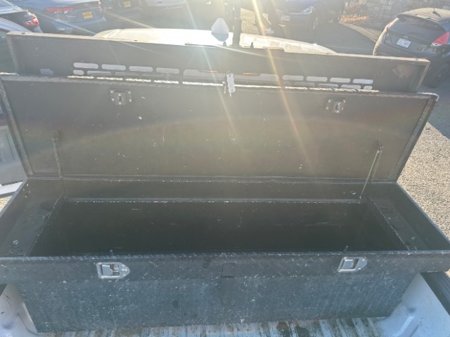 Ford Super Duty F-350 SRW 2WD Reg Cab 137" XLT 2011