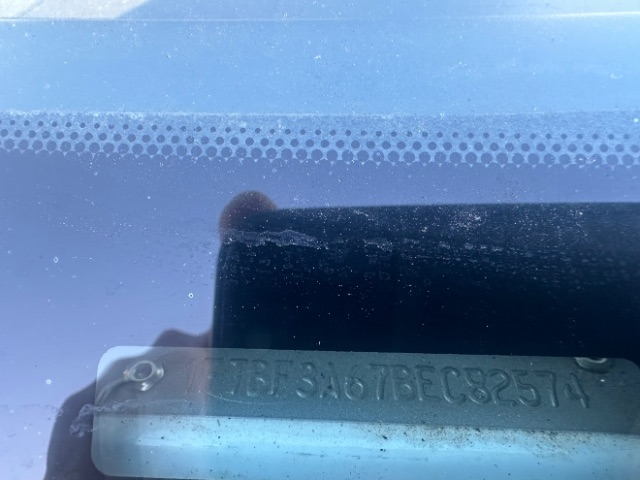 Ford Super Duty F-350 SRW 2WD Reg Cab 137" XLT 2011