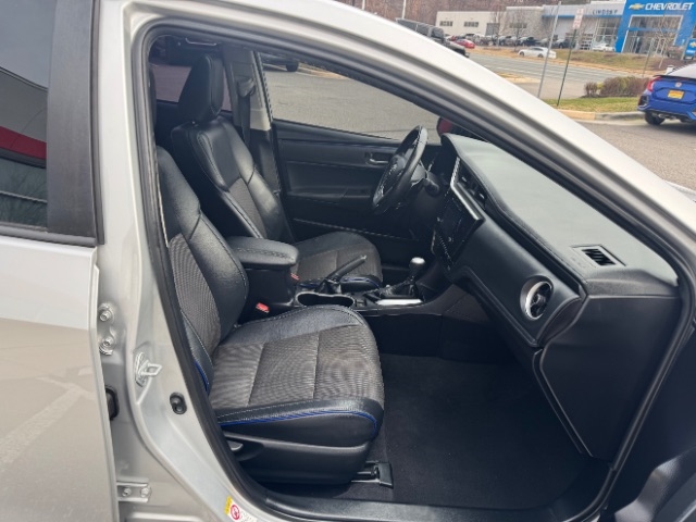 Toyota Corolla XLE CVT (Natl) 2019